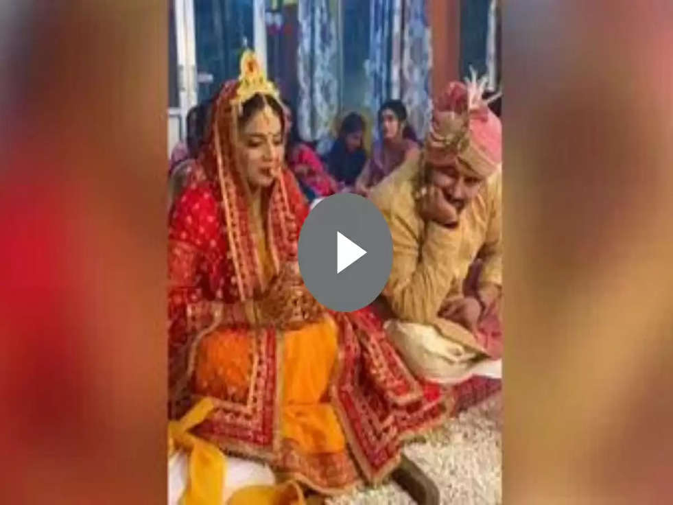 Viral Video: पंडित जी ने दूल्हे को बताया शादी का 7वां वचन, तो हुआ ये 