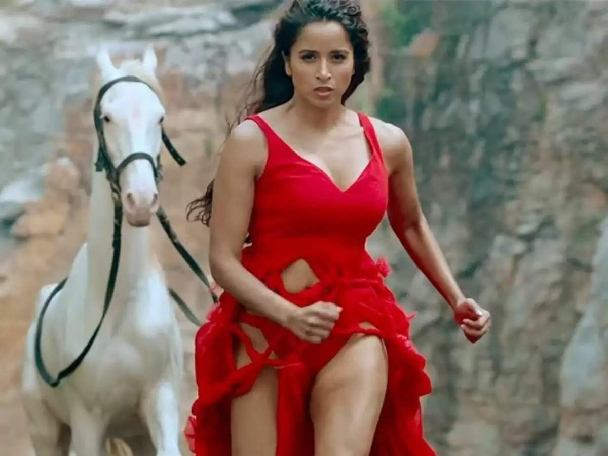 Ladki-Enter The Girl Dragon Review: The girl has fought, but Ram Gopal Varma is losing the battle