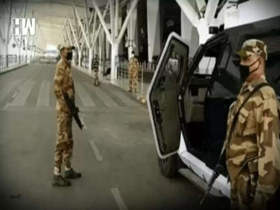 Delhi News: रूस से दिल्ली आए विमान में बम की खबर निकली अफ़वाह, काफी देर&nbsp;यात्री और क्रू मेंबर परेशान रहे