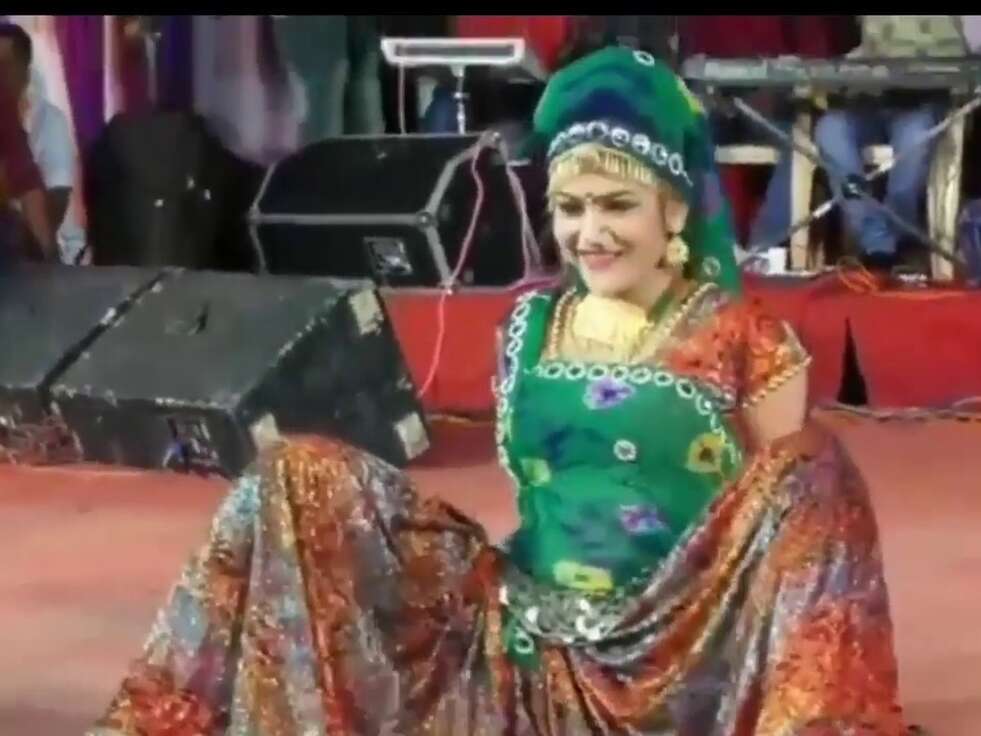 Dance Video: गोरी नागोरी ने लहंगा चोली में लगाया कसूता ठुमका, देख फैंस हुए फिदा