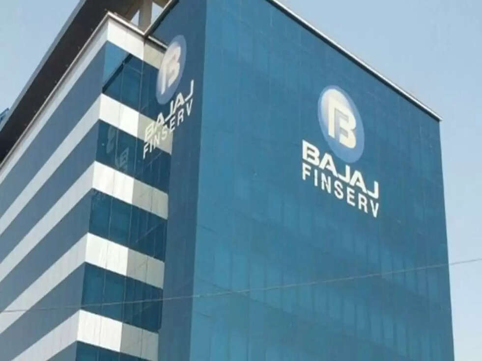13,443 रुपये के पार चला गया Bajaj Finserv &nbsp;का शेयर, अब कंपनी टुकड़ों में बांटेगी स्टॉक