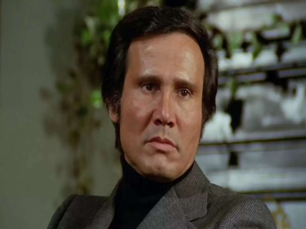 RIP Henry Silva: हेनरी सिल्वा हॉलीवुड के पॉपुलर विलेन ने 95 की उम्र में दुनिया को कहा अलविदा