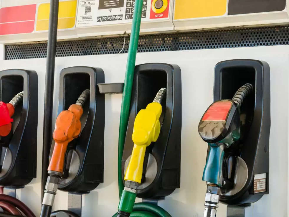 पेट्रोल-डीजल की कीमतें यथावत