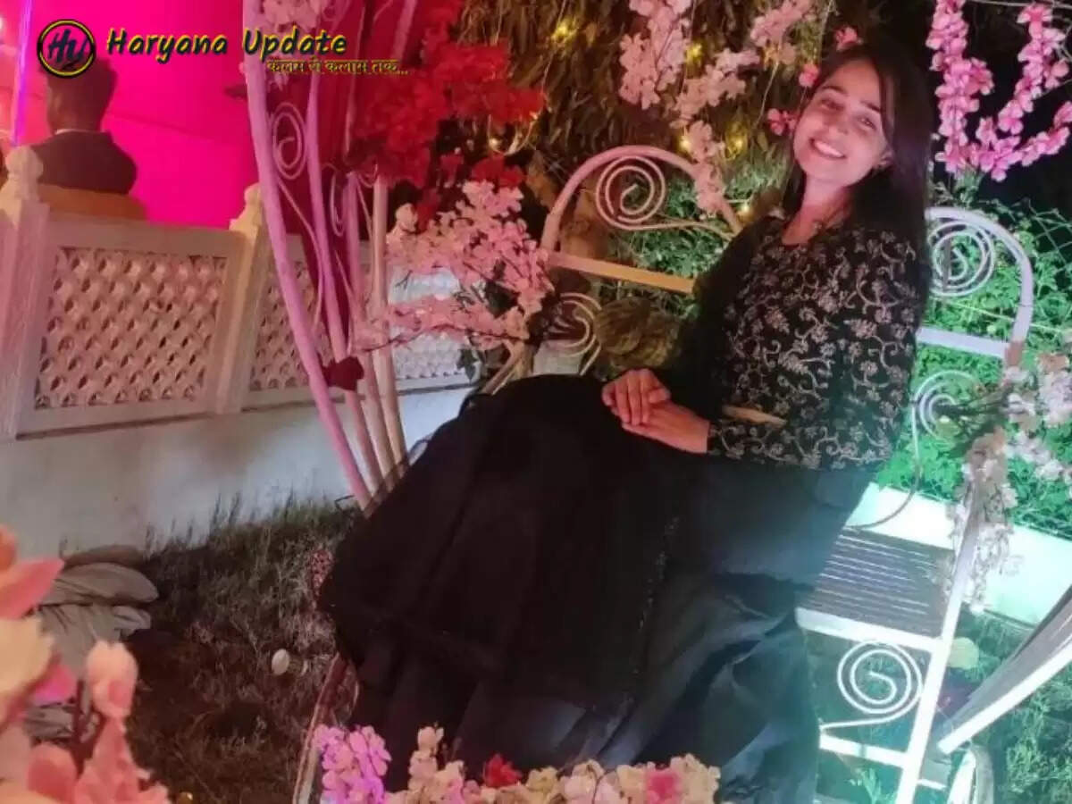 IAS Story: पापा से कहा अफसर बनकर दिखाऊंगी और 22 साल की उम्र में बन गईं आईएएस