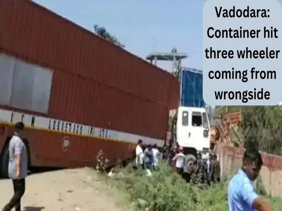Big Breaking: वडोदरा में सड़क हादसे में 9 लोगों की मौत; कंटेनर से हुई टक्कर