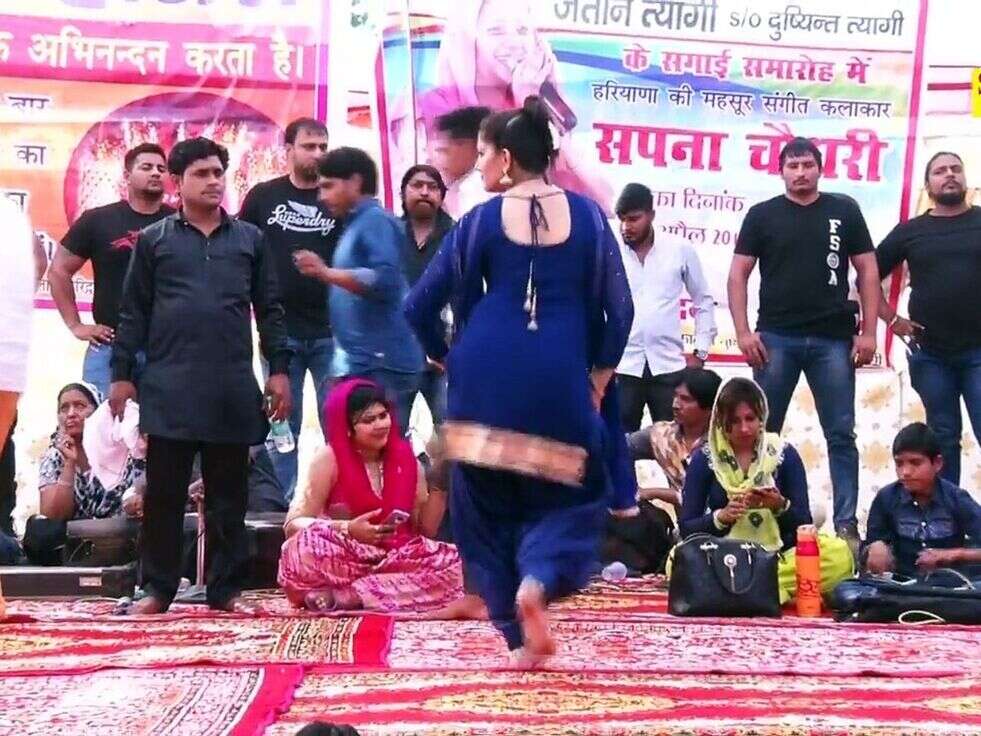 Sapna Chaudhary Dance Video,Sapna Chaudhary,सपना चौधरी,सपना चौधरी डांस वीडियो ,देसी डांस वीडयिो ,वायरल डांस वीडियो