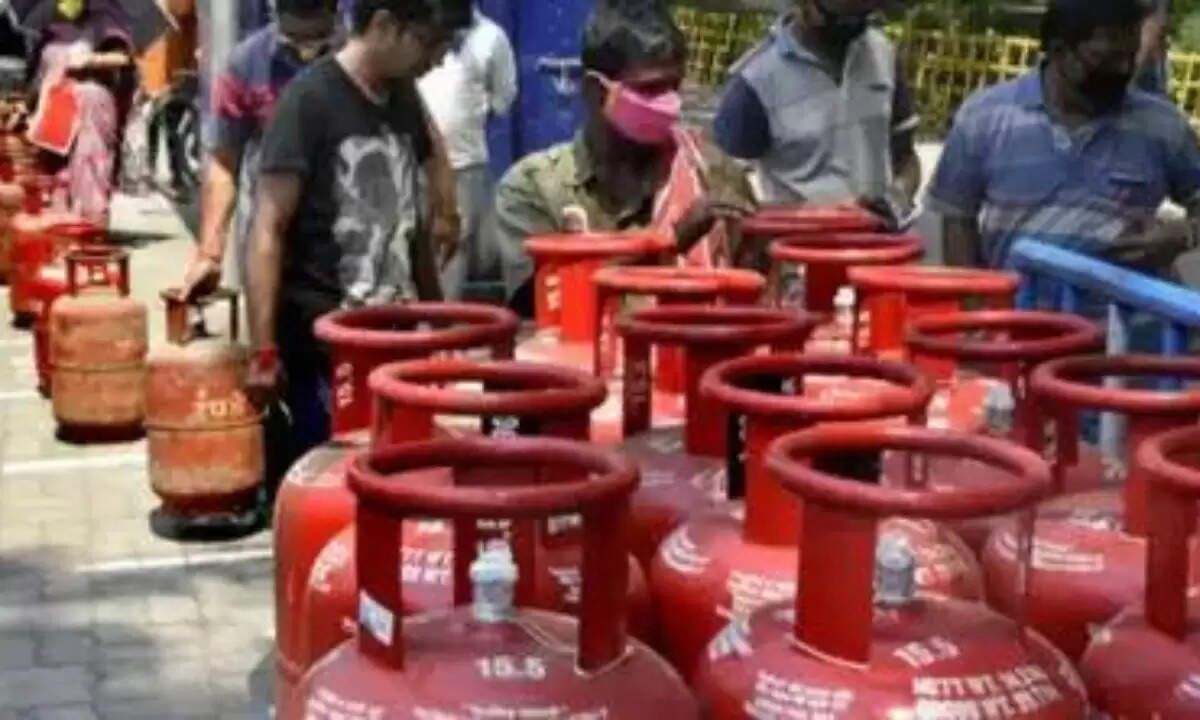 LPG Cylinder: अब सिर्फ 750 रुपये में मिलेगा गैस सिलेंडर, ऐसे करे बूकिंग