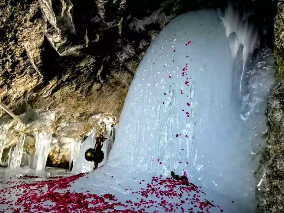Amarnath Yatra: कब से शुरू होगी अमरनाथ यात्रा, गुफा में कैसे बनता है पवित्र शिवलिंग?&nbsp;