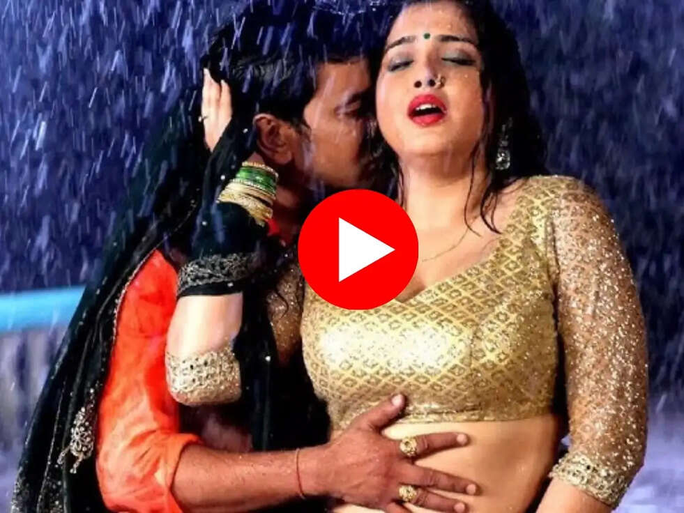Bhojpuri Song: आम्रपाली संग पवन सिंह ने मचाया धमाल, रोमांटिक डांस हुआ वायरल!