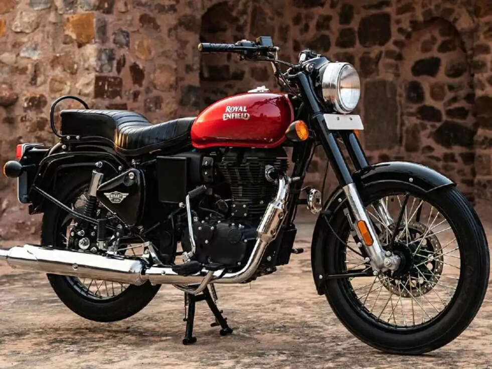 Royal Enfield की इस धांसू धाकड़ बाइक ने लड़कियो के दिल में लगाई आग! बॉयफ्रेंड को छोड़ royal Enfield पर लगाया दिल