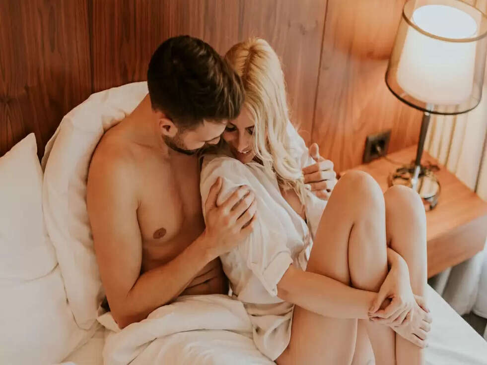 मर्द के ये 5 गुण कर देंगे जीवन खुशहाल, पार्टनर रहेगी हमेशा संतुष्ट  