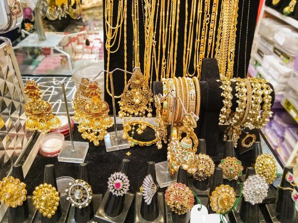 आम जनता को बड़ी राहत, UP में सोने-चांदी के दामों में भारी गिरावट