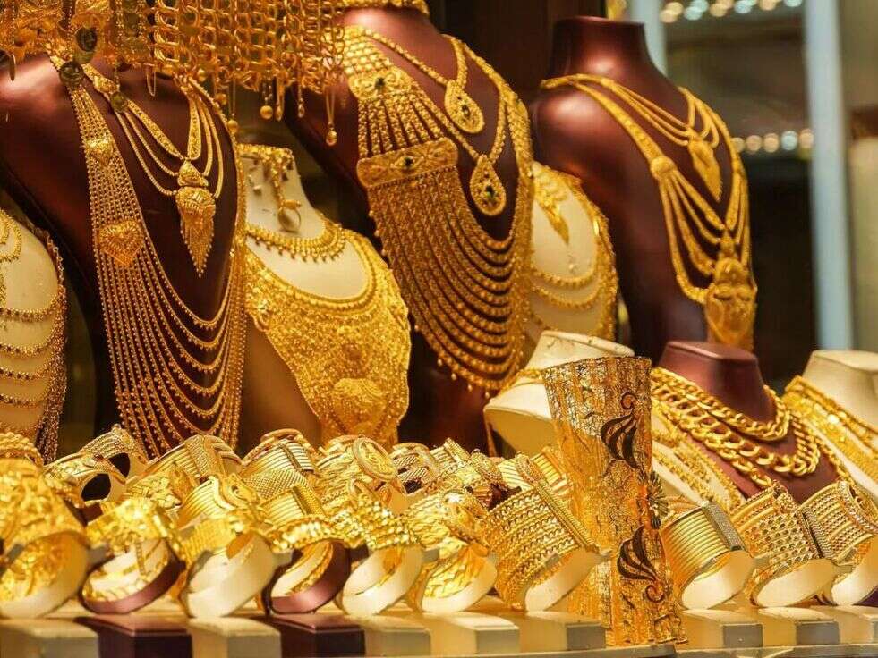 Gold Today Rate: आज सोने-चांदी की कीमतों में नहीं हुआ कोई बदलाव, रेट एक स्तह पर रुके&nbsp;