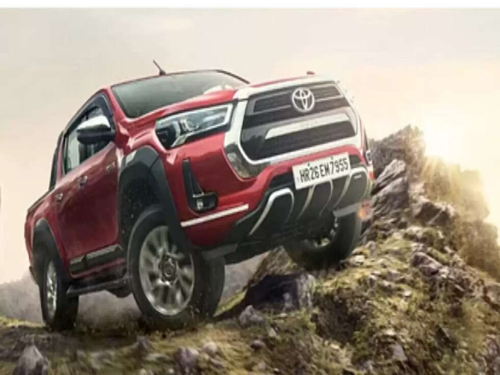 50 हजार में बुकिंग! अगले महीने आ रही Toyota Hilux, फॉर्च्यूनर से भी ज्यादा दमदार