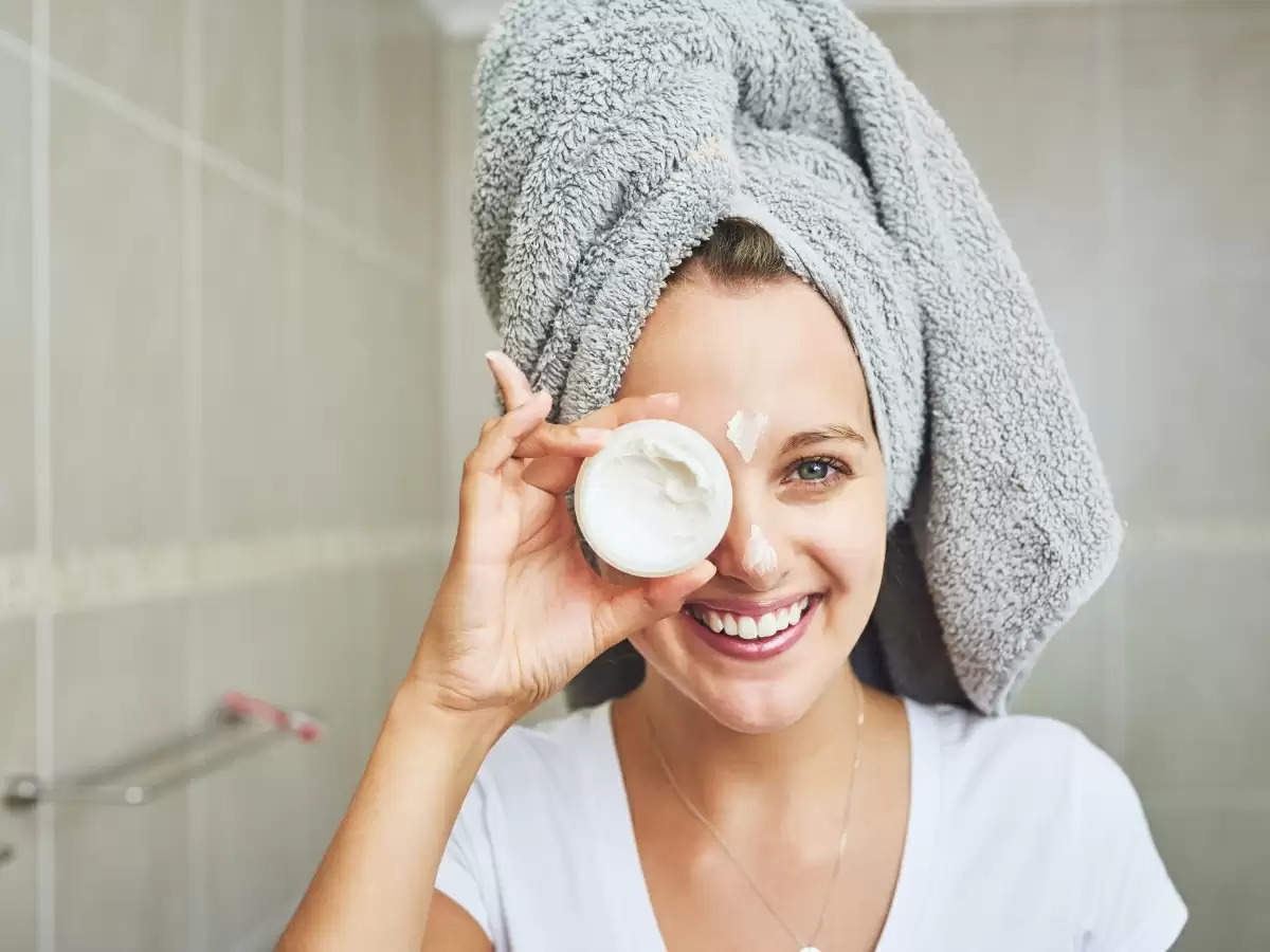 Beauty Tips: सनस्क्रीन पड़ रही है महंगी, नेचुरल चीजों का करें इस्तेमाल