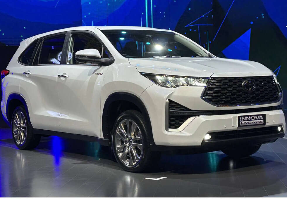 toyota innova hycross