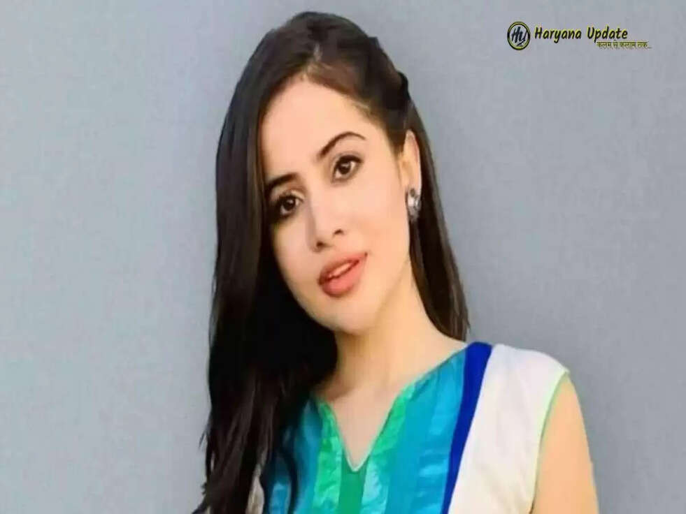 Urfi javed: उर्फी जावेद ने खाना ढकने वाली ट्रांसपेरेंट प्लास्टिक से बनायी नई ड्रेस