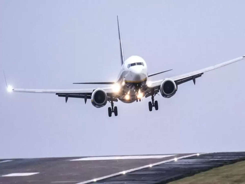 Flight Delay: कपल के बीच हुई mobile chat से : मंगलुरु में 6 घंटे लेट हुई फ्लाइट ,जानिए पूरी वजह  