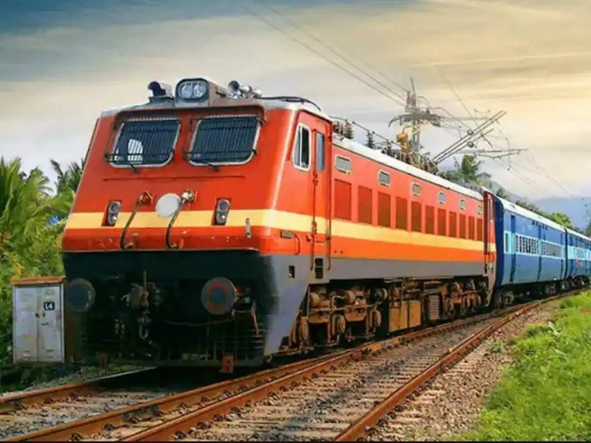Indian Railways: शाकाहारी यात्रियों के लिए रेलवे का बड़ा ऐलान, जानिए