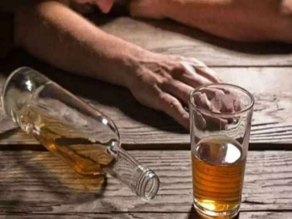 जहरीली शराब पीने से सात लोगों की मौत, फरार हुए पिलाने वाले&nbsp;