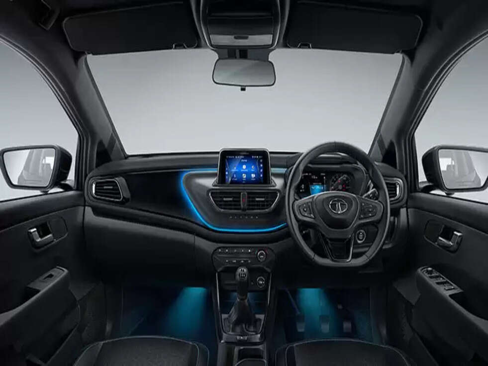 tata altroz interior