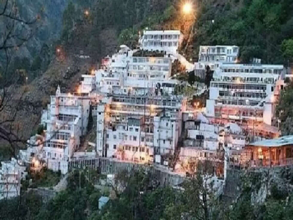 Mata Vashno Devi: मंदिर के रास्ते पर आई 'फ्लैश फ्लड',श्रृद्धालु को करना पडा&nbsp;मुश्किलों का सामना&nbsp;