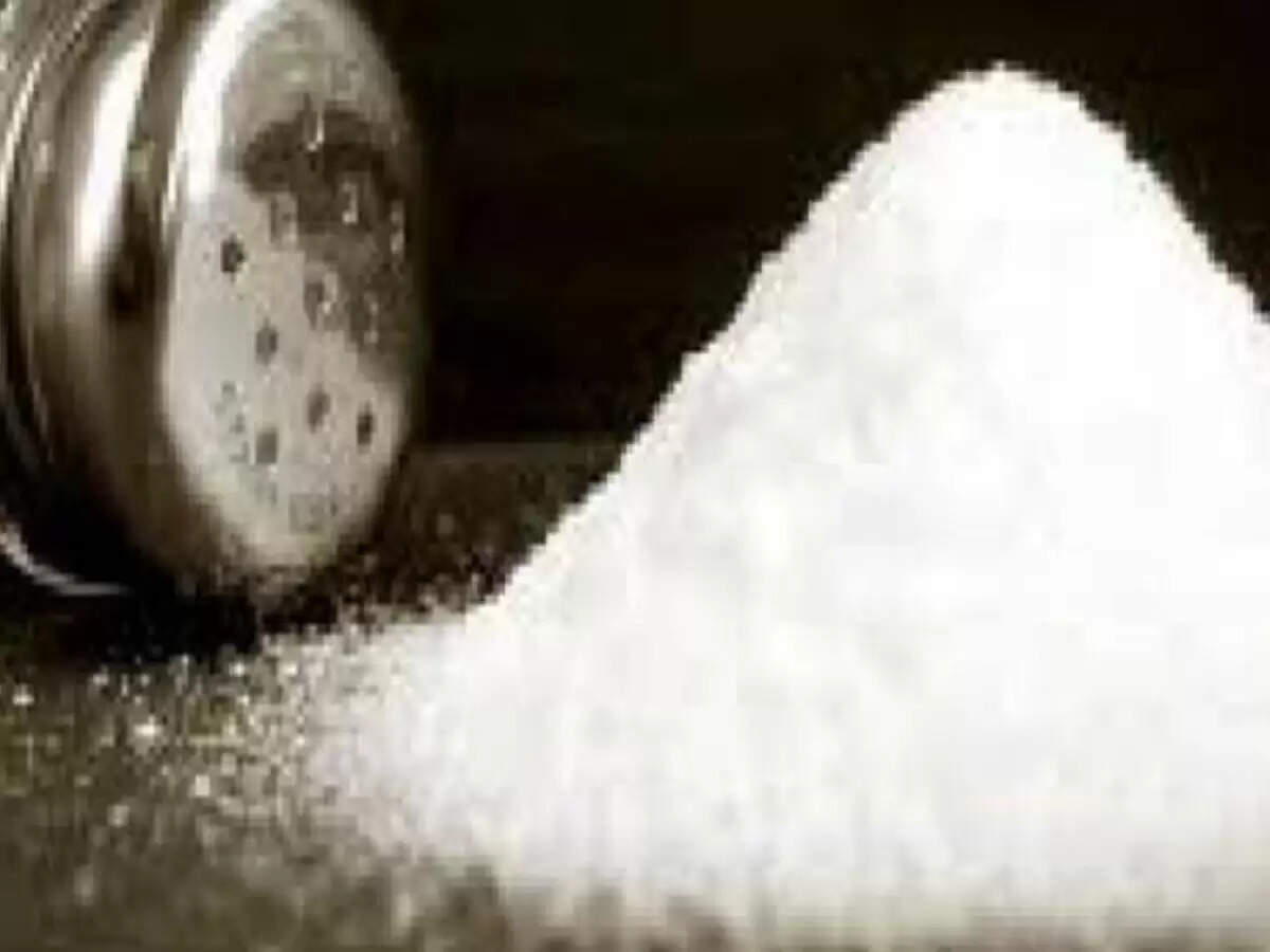 Vastu Tips: भूलकर भी न गिराएं ये चीजें, वरना करना पड़ेगा कई परेशानियों का सामना