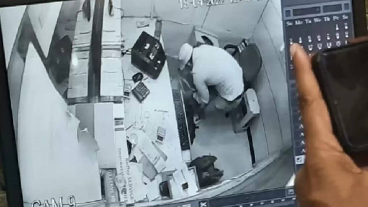 हिसार बैंक में लूट की घटना