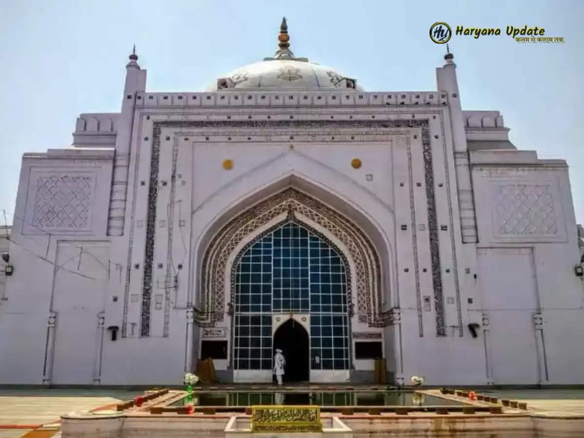Badaun Jama Masjid Row: जामा मस्जिद पर बवाल, हिंदू पक्ष ने शिव मंदिर होने का किया दावा