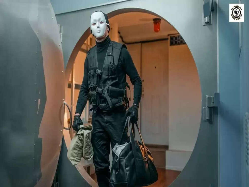 Biggest Robbery: दुनिया की सबसे बड़ी डकैती, ट्रकों में भर-भर के रुपये ले गए थे डकैत