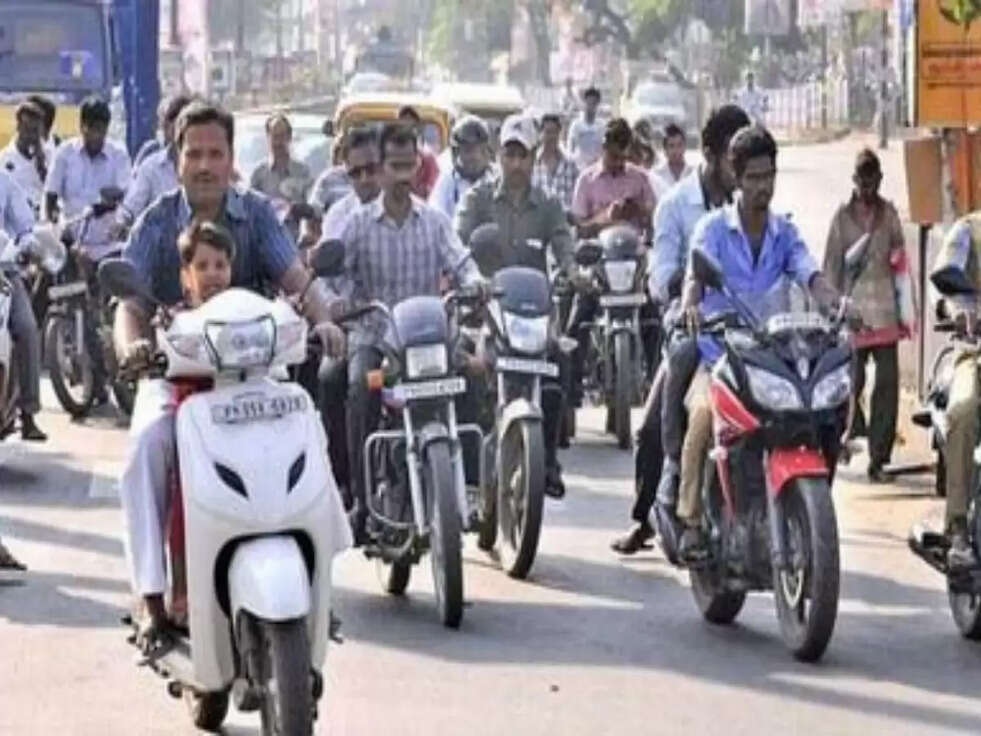 Helmet ना पहनने वाले देख लें ये खबर, हो जाऐंगे सावधान&nbsp;
